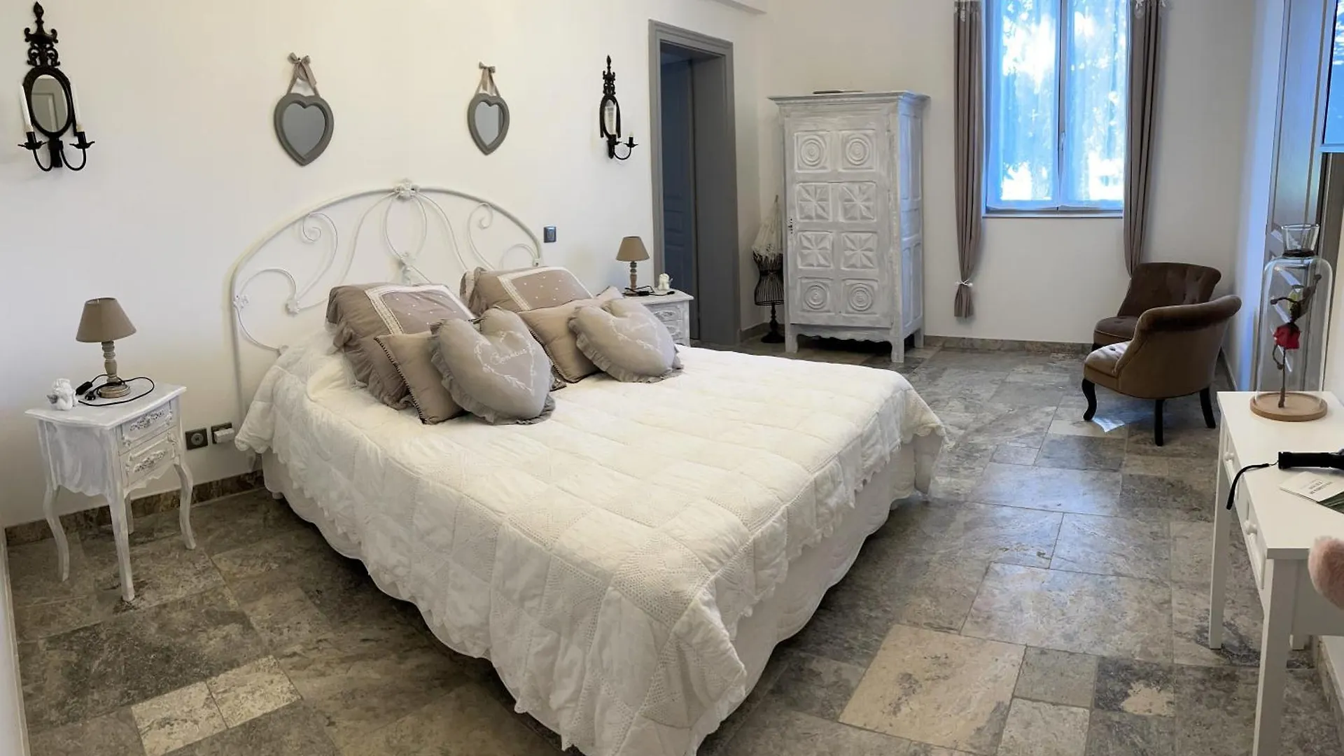 Hotel Les Cedres De Nauton Vergoignan Gasthof